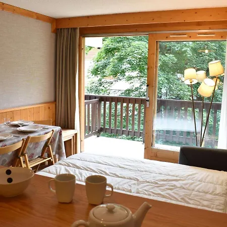 Apartment Skis Aux Pieds A Meribel - Centre, Commerces A 100m, Piscine Estivale, Ascenseur, Casier A Skis - Fr-1-180-549 Les Allues